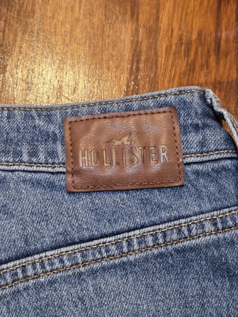 Hollister sz 2 R Jeans Ultra high rise Dad stretchy  Denim Cleangirl